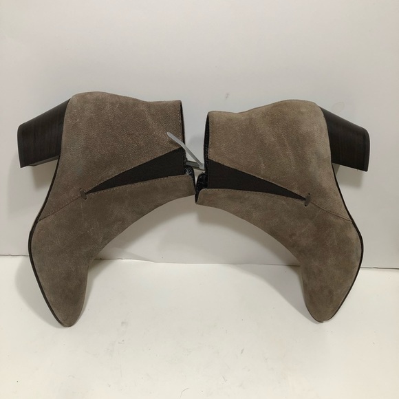 Aquatalia gray suede ankle boots size 9 - Picture 5 of 8